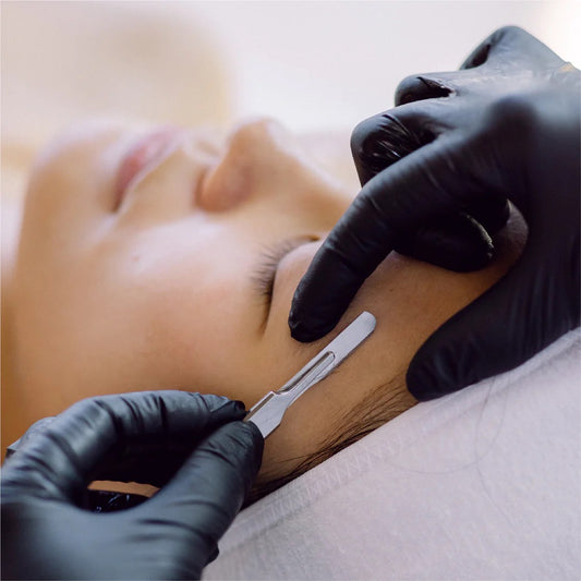 Dermaplaning facial